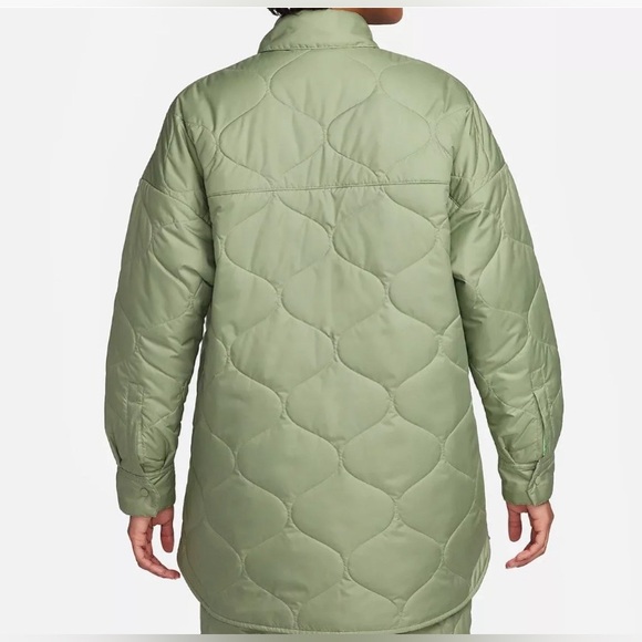 Nike Women's Oversized Quilted Green Medium NWT - Picture 2 of 9